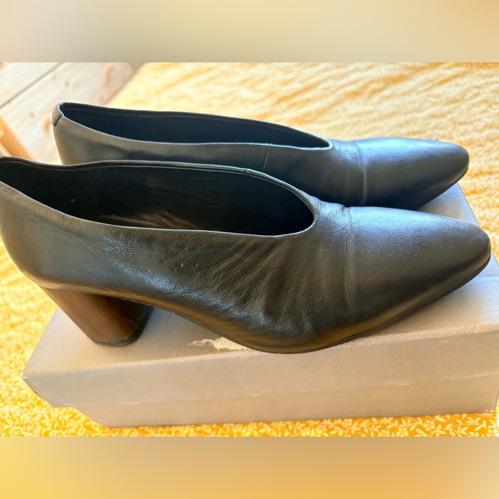 Vagabond Black Leather Block Heel Pumps